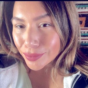 Meet your Posher, Esha